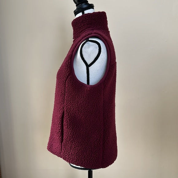 CALIA by Carrie Underwood Sherpa Vest - Picture 5 of 13